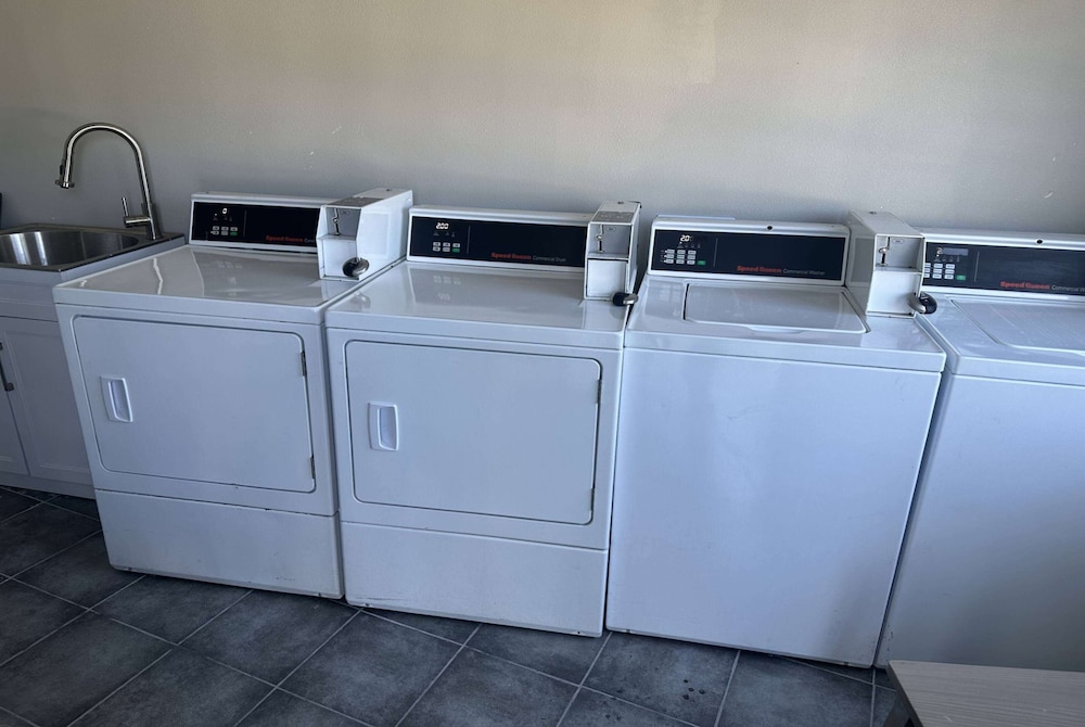 Super 8 by Wyndham Oceanside Downtown 5/50