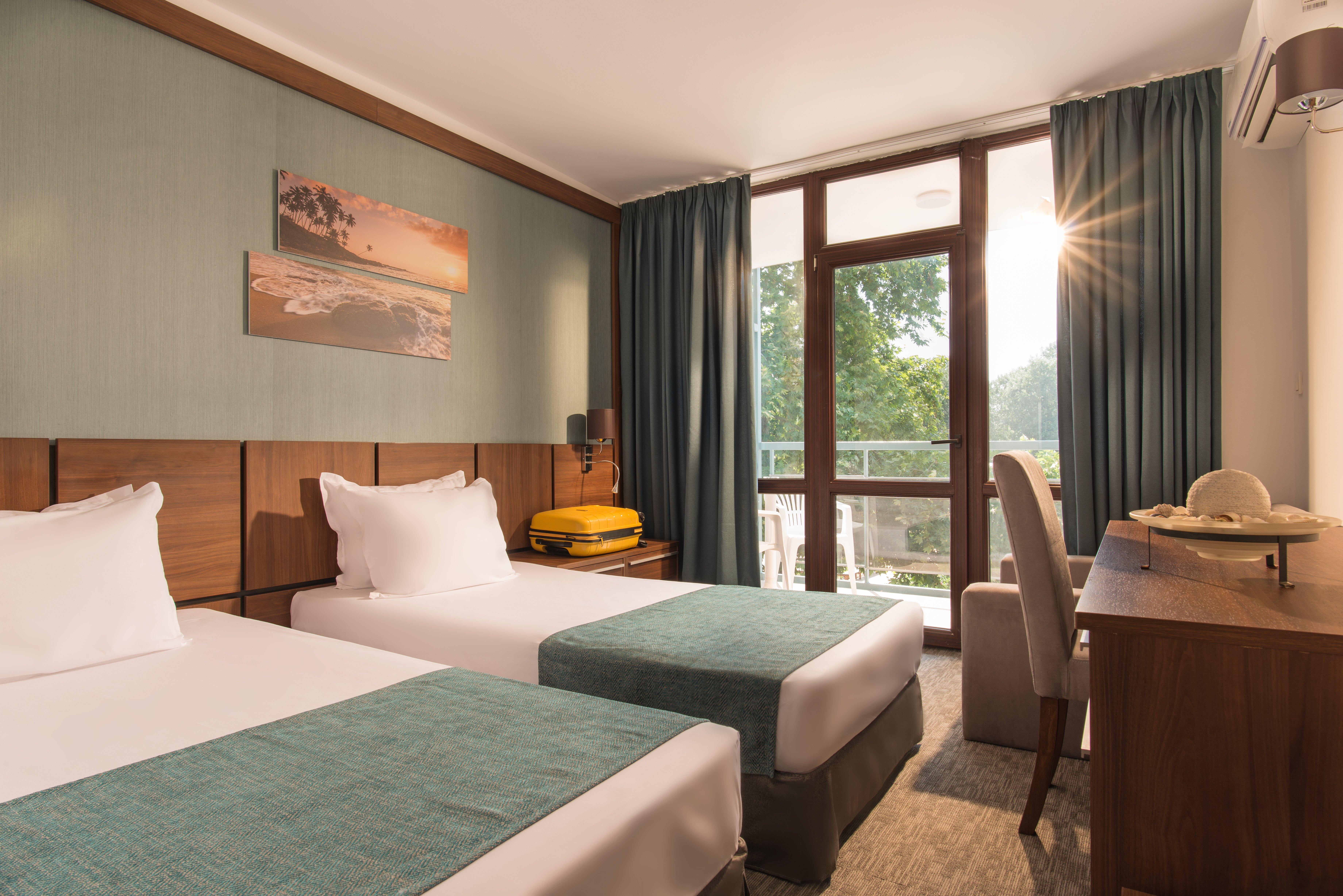 ROOM, SINGLE, DOUBLE BED