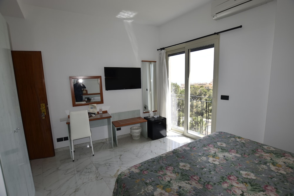 Hotel Condor 48/71