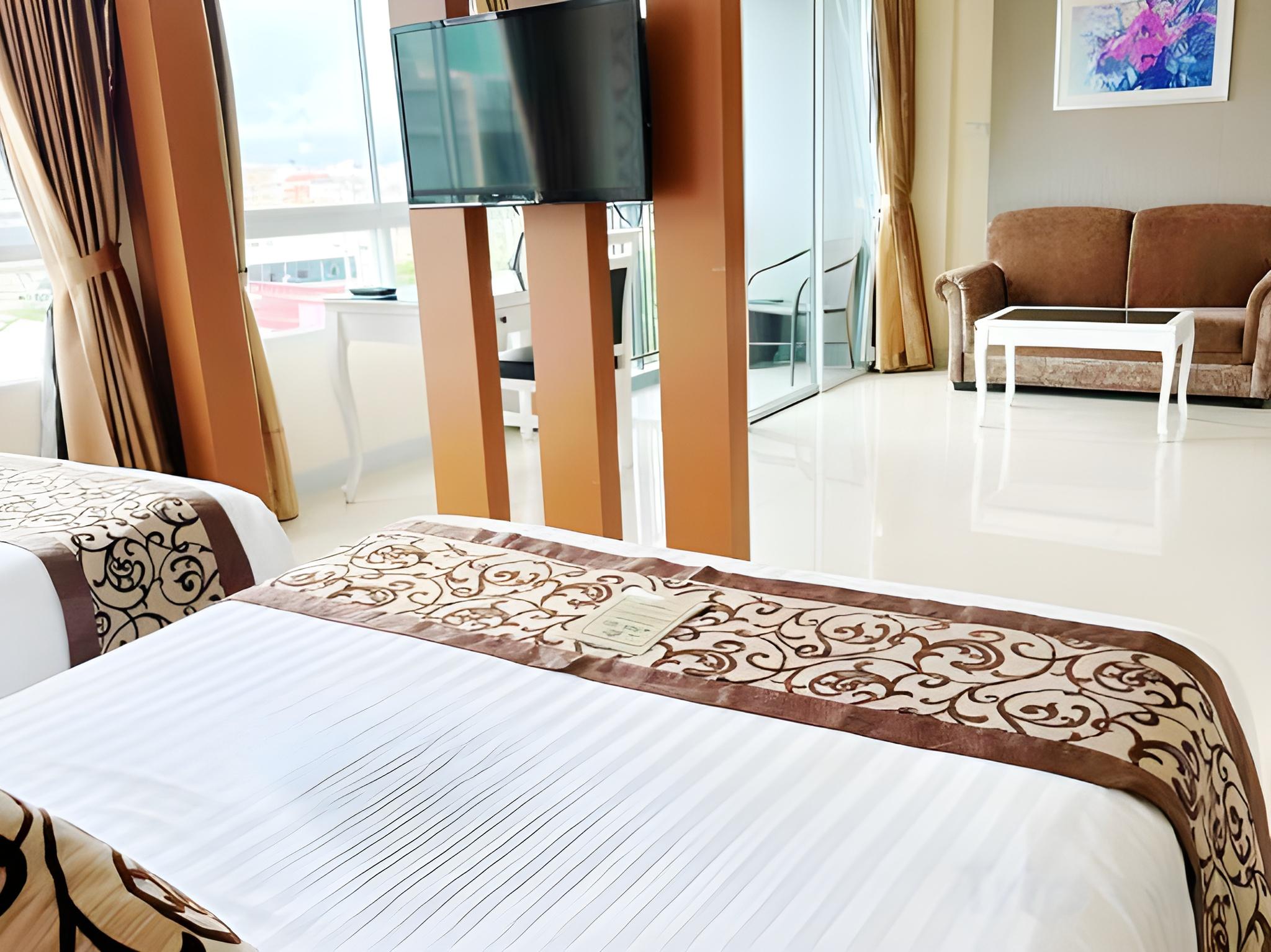 Mini, Suite, 1 Double and 1 Single Bed
