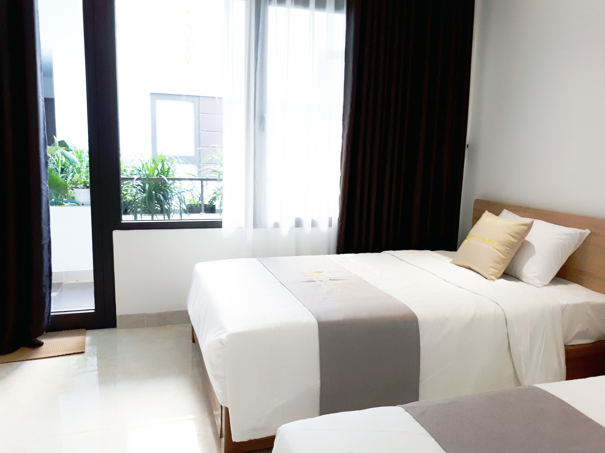 SUPERIOR, TWIN BEDS, OUTDOOR VIEW, GARDEN VIEW
