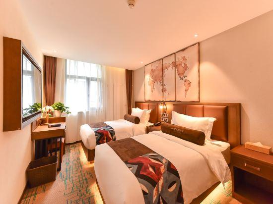 Standard, Twin Beds