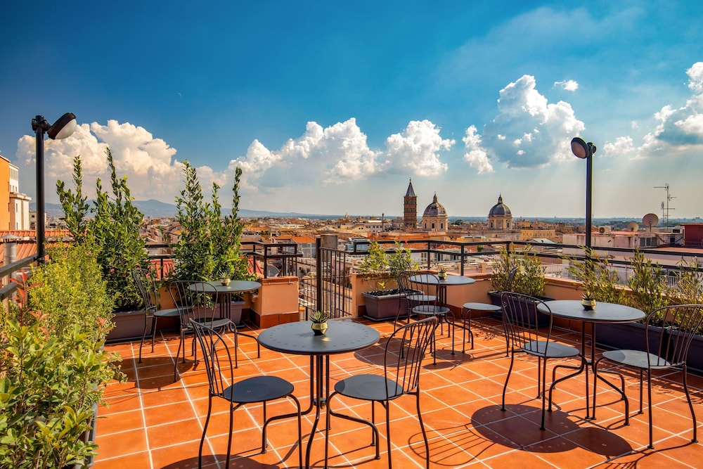 Sophie Terrace Hotel 30/38