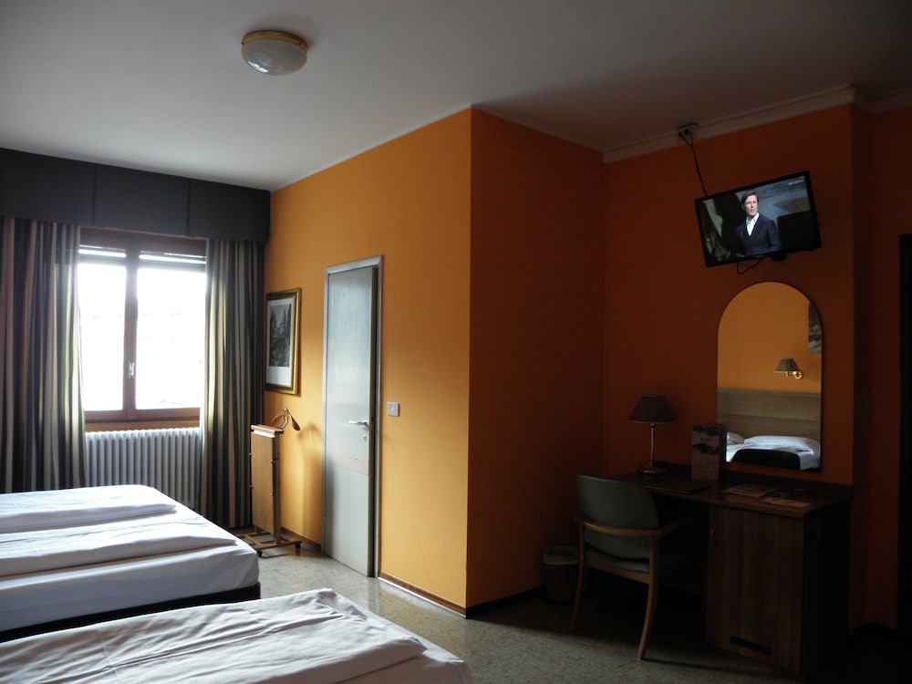 Hotel Corona 25/64
