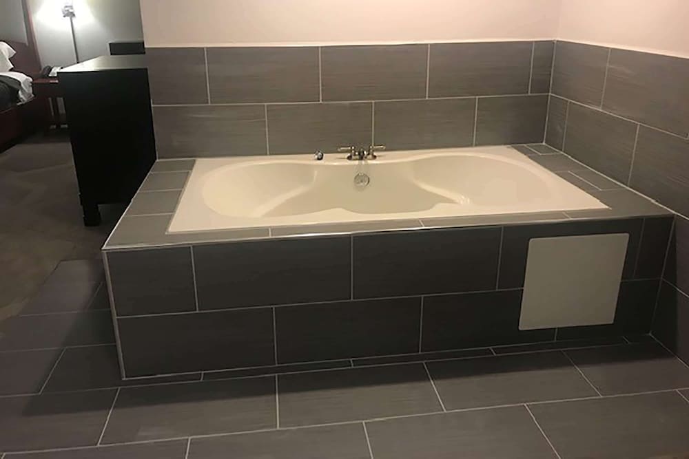 Days Inn by Wyndham Conneaut 11/47