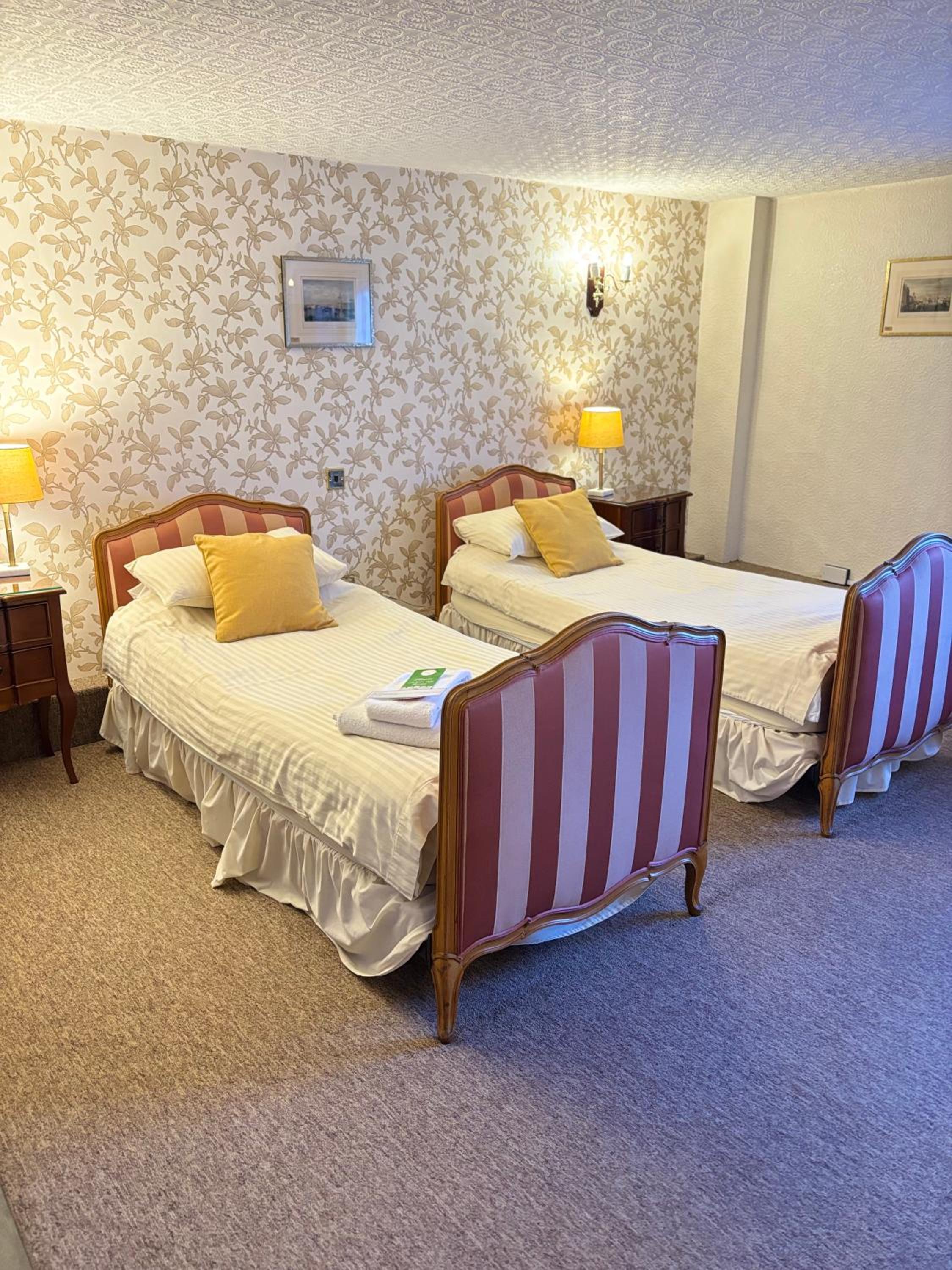 Room, Twin Beds