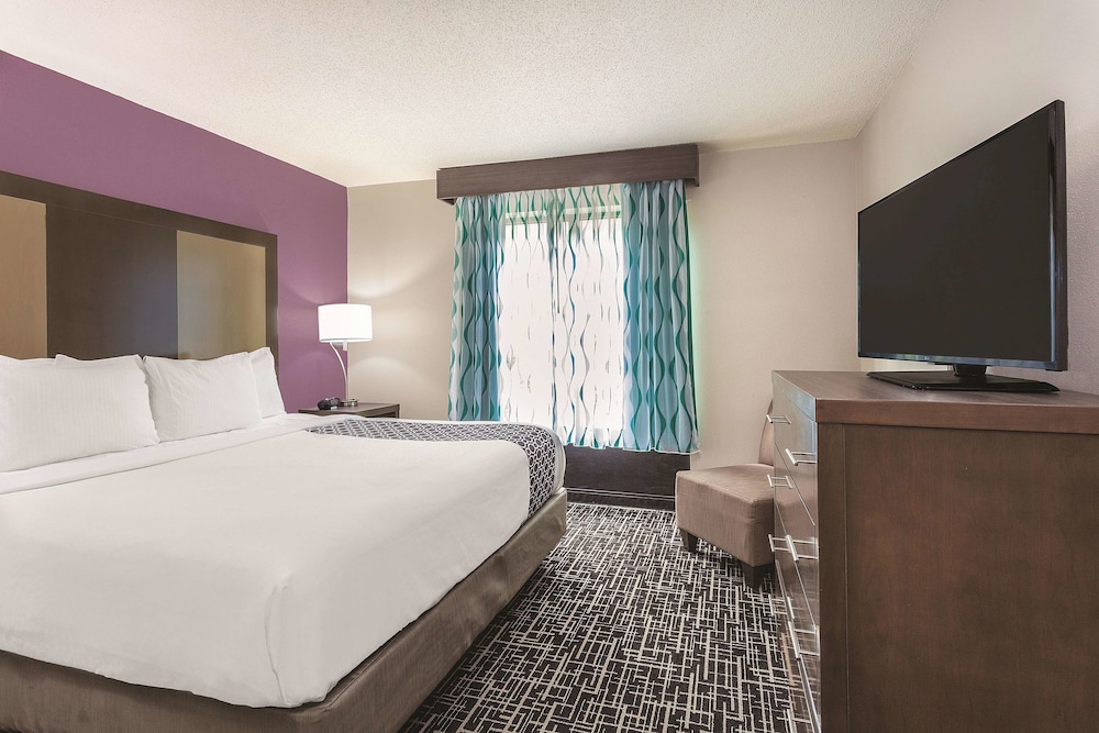 La Quinta Inn & Suites by Wyndham Covington 15/45