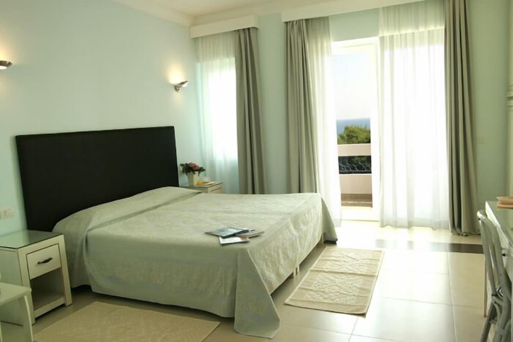 Abamar Hotel 9/39