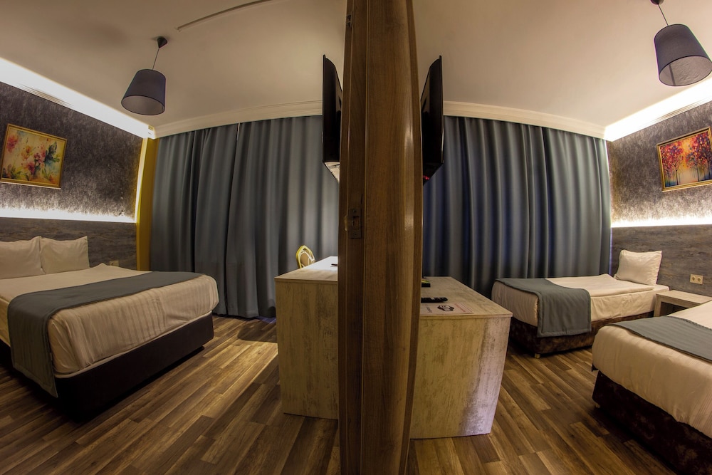 2 BEDROOMS, DELUXE, QUADRUPLE