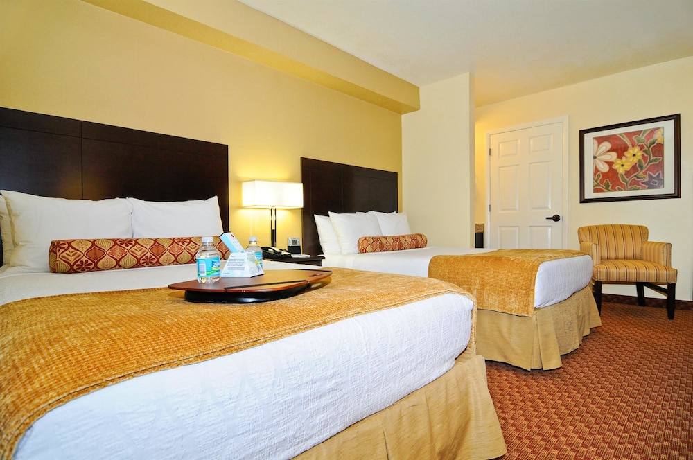 Spark by Hilton Orlando near SeaWorld 10/39