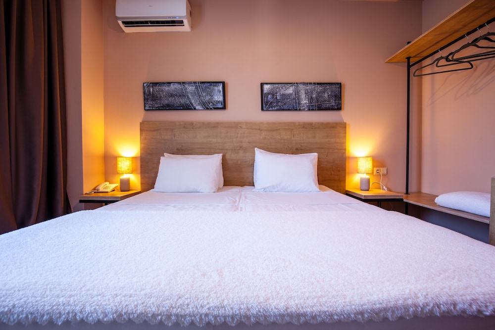 Hotel N16 10/48