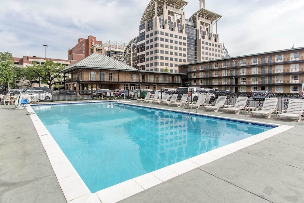 Quality Inn Downtown Historic District 4/32