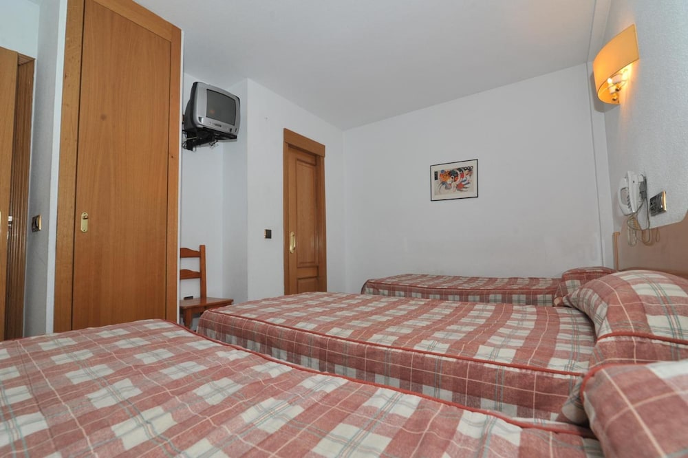 HOSTAL GOYMA II 12/34