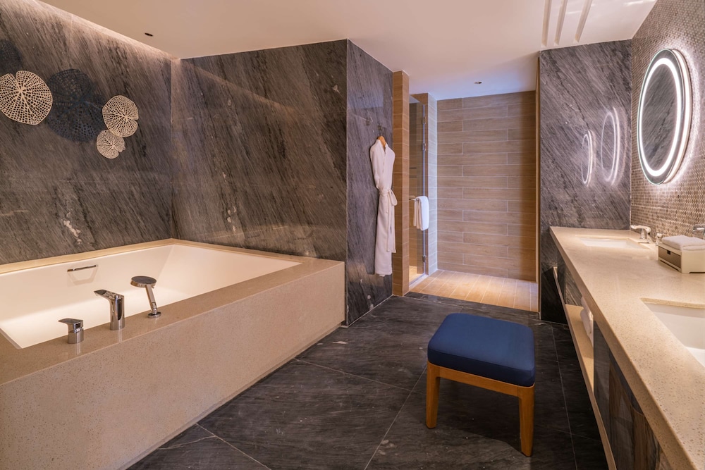 Hyatt Regency Hainan Ocean Paradise Resort 49/50