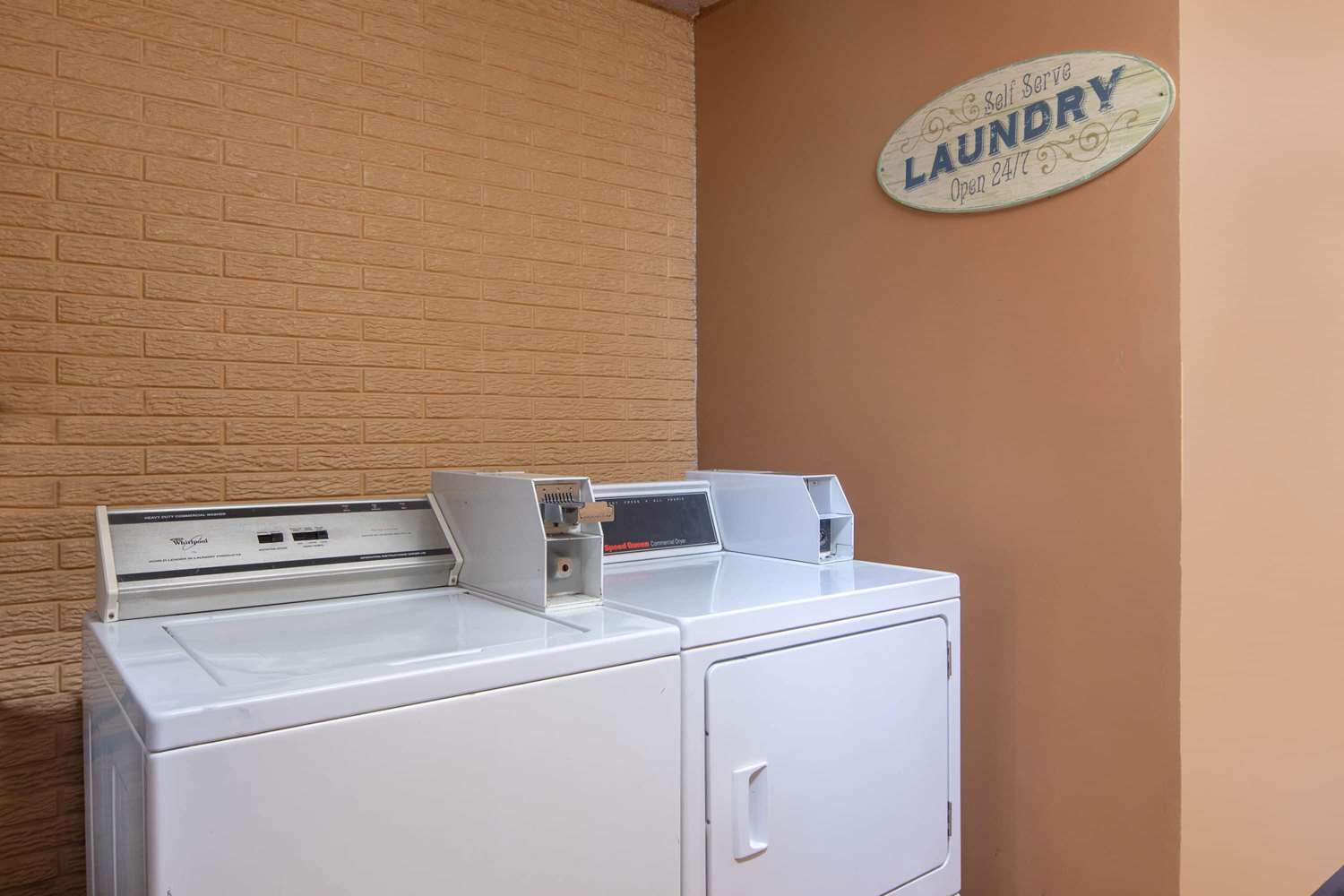 Travelodge By Wyndham Savannah Area/Richmond Hill 7/19