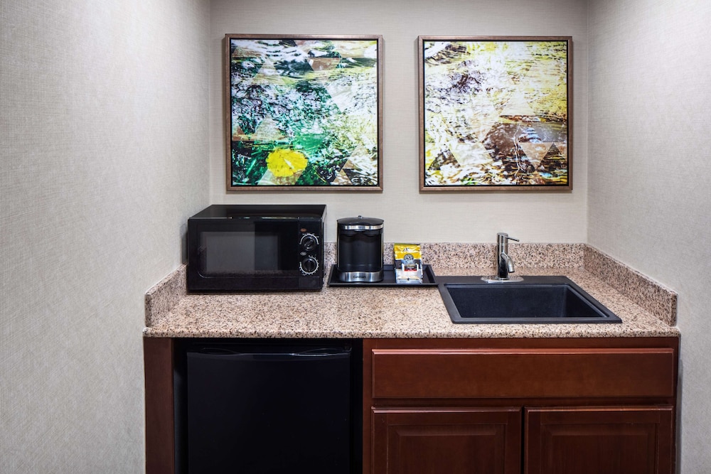 DoubleTree by Hilton Ann Arbor North (ex Holiday Inn Ann Arbor-Near The Univ. Of Mi) 10/49