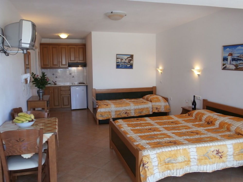 Agnanti Hotel 51/69
