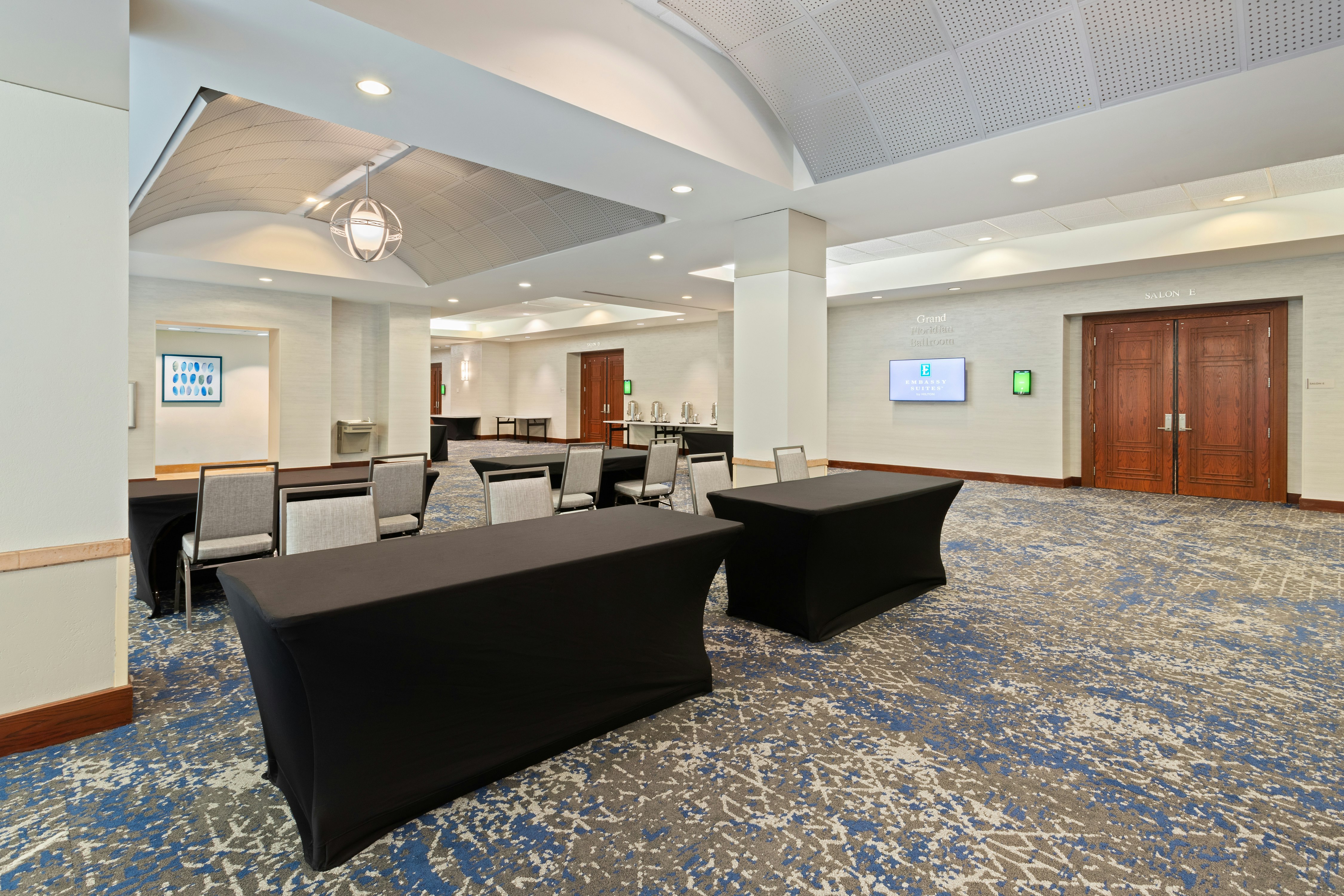 Embassy Suites By Hilton Tampa Usf Near Busch Gardens 19/23