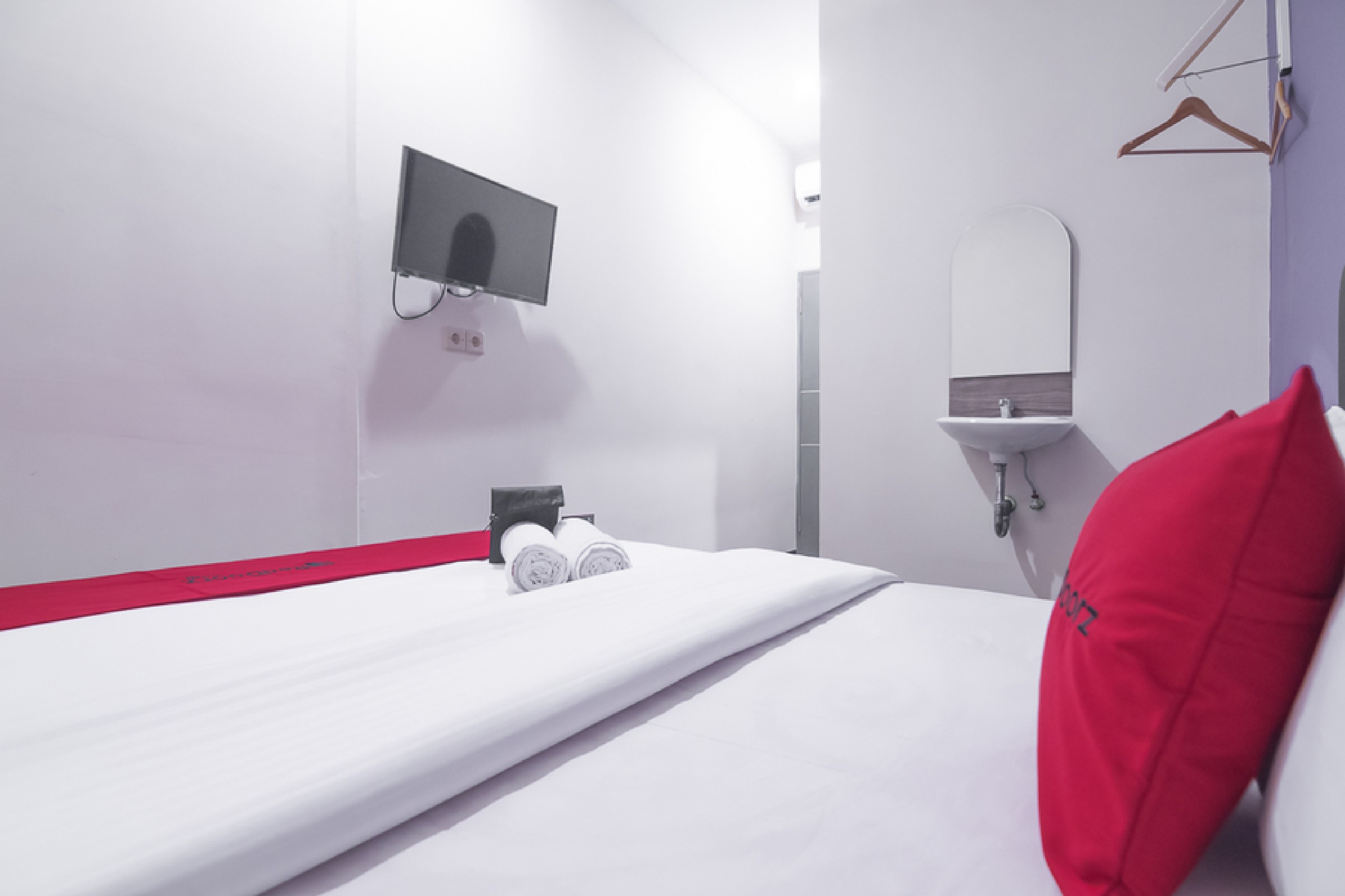 Reddoorz Near Itc Mangga Dua 15/37