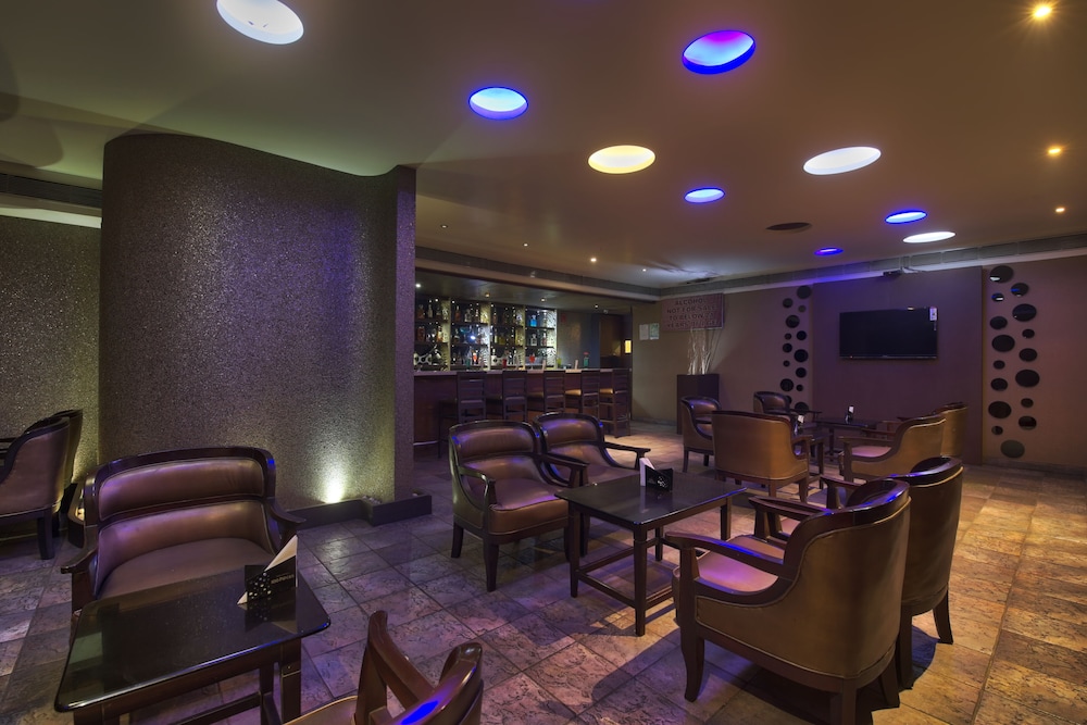 Vishwaratna Hotel 36/39