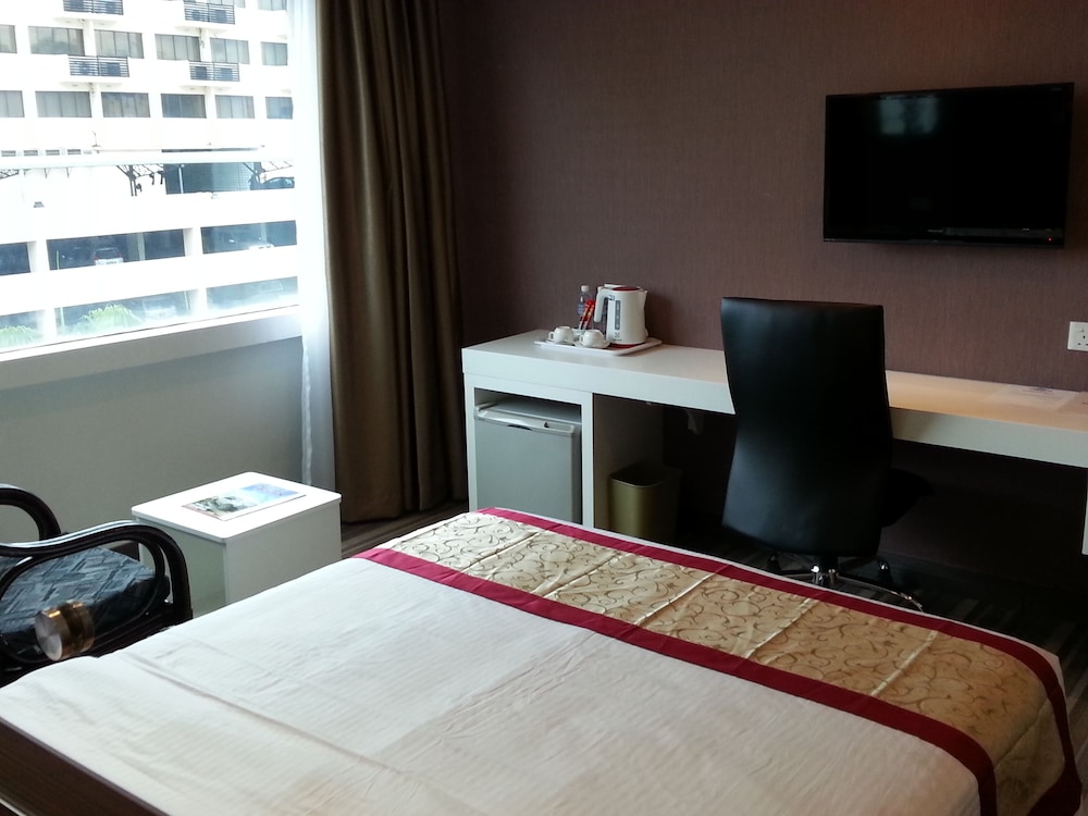 Hotel Capital 10/51