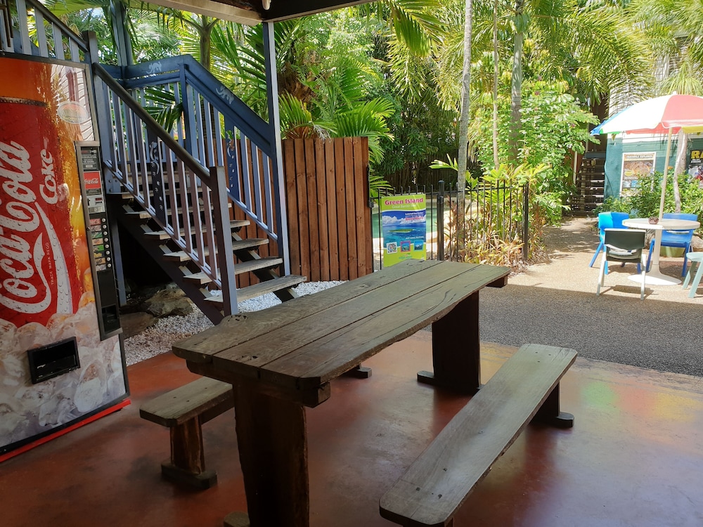 Paradise Travellers Rest 36/50