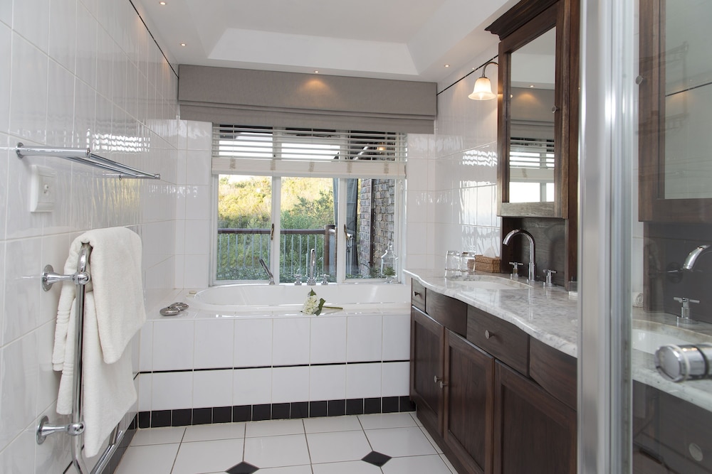 The Fernery Lodge & Chalets 46/50