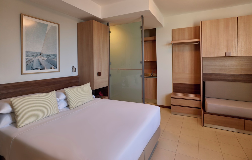 Serena Majestic Residence 8/28