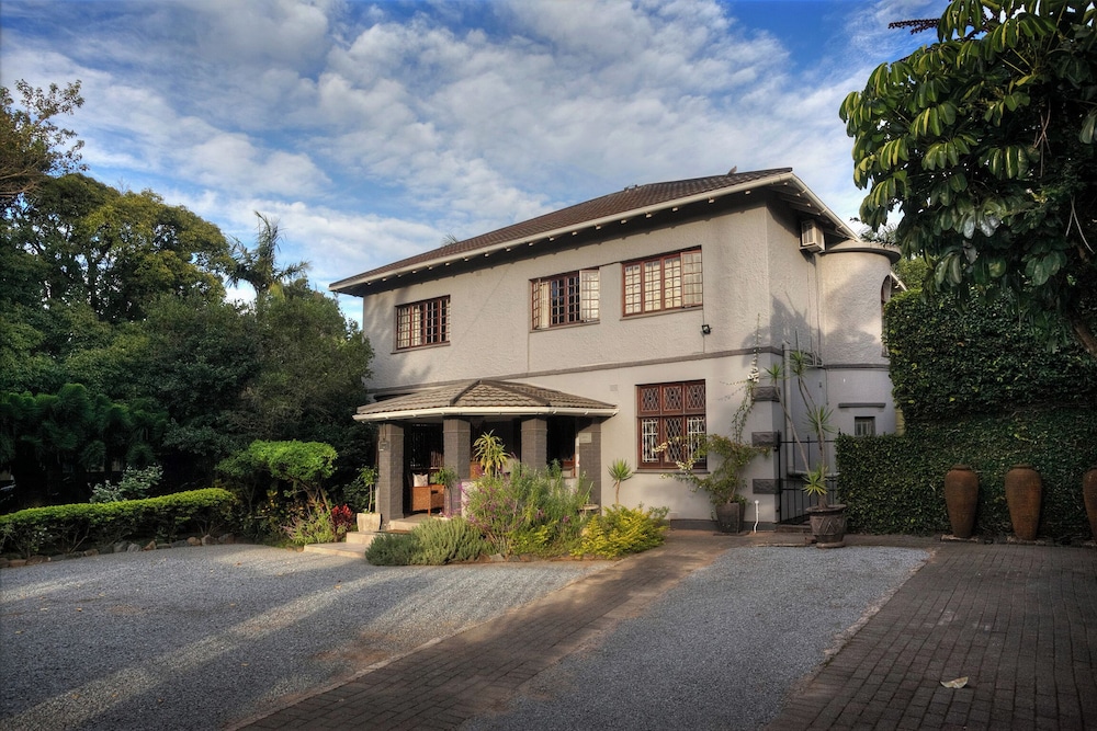 Palm Tree Manor 2/47