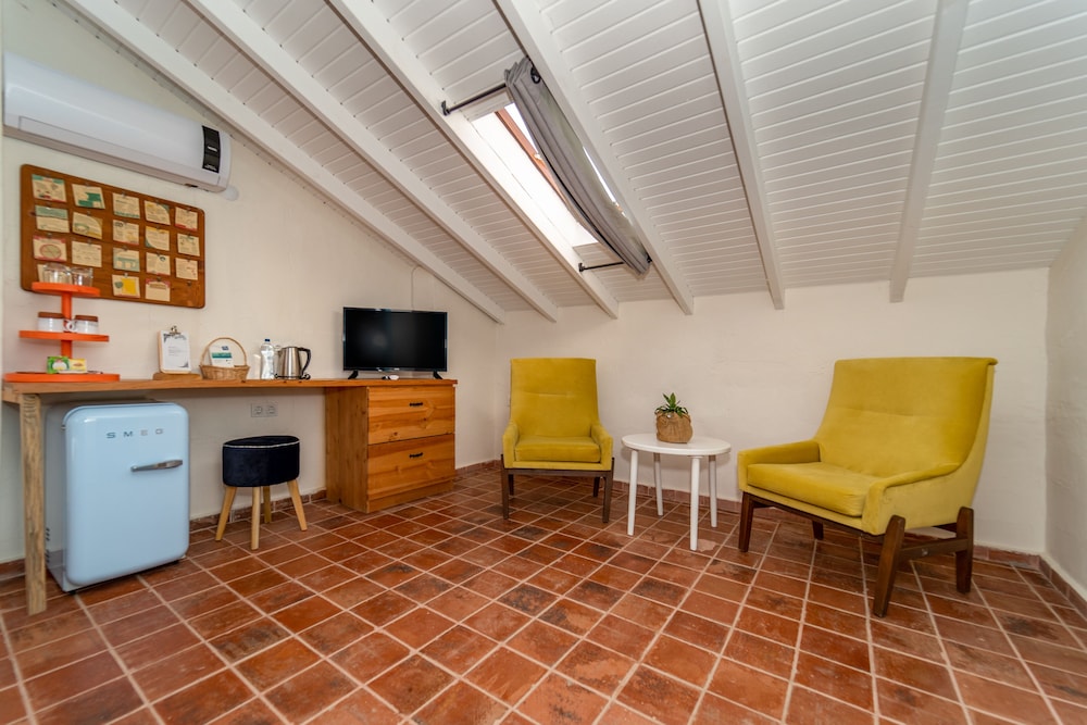 Yonca Lodge 30/50