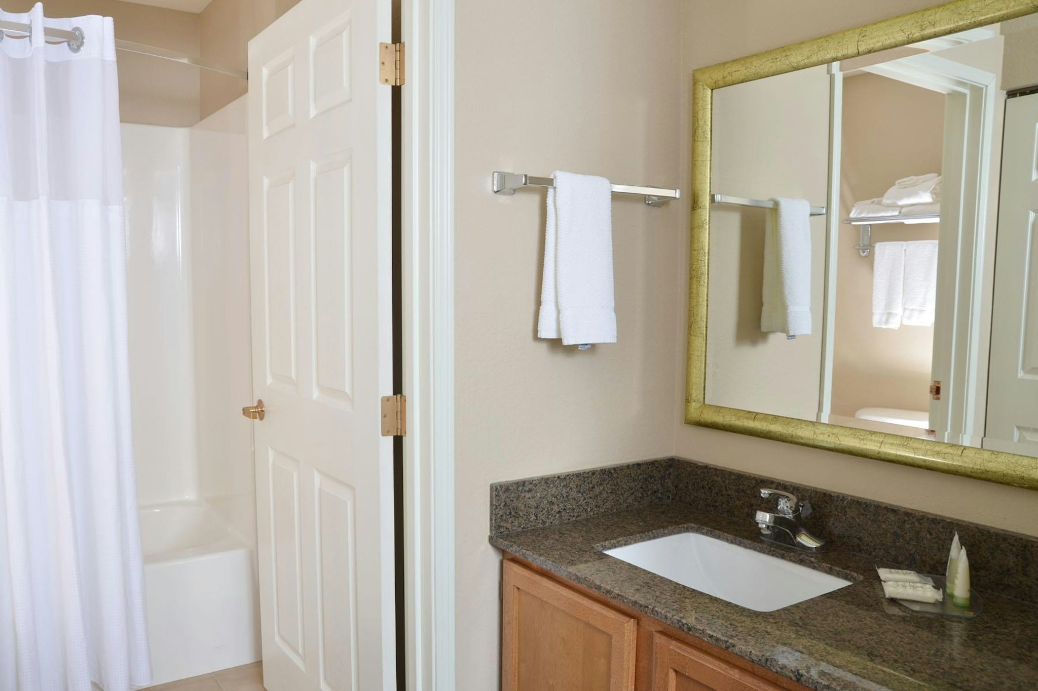 Aspen Suites - Rochester 37/37
