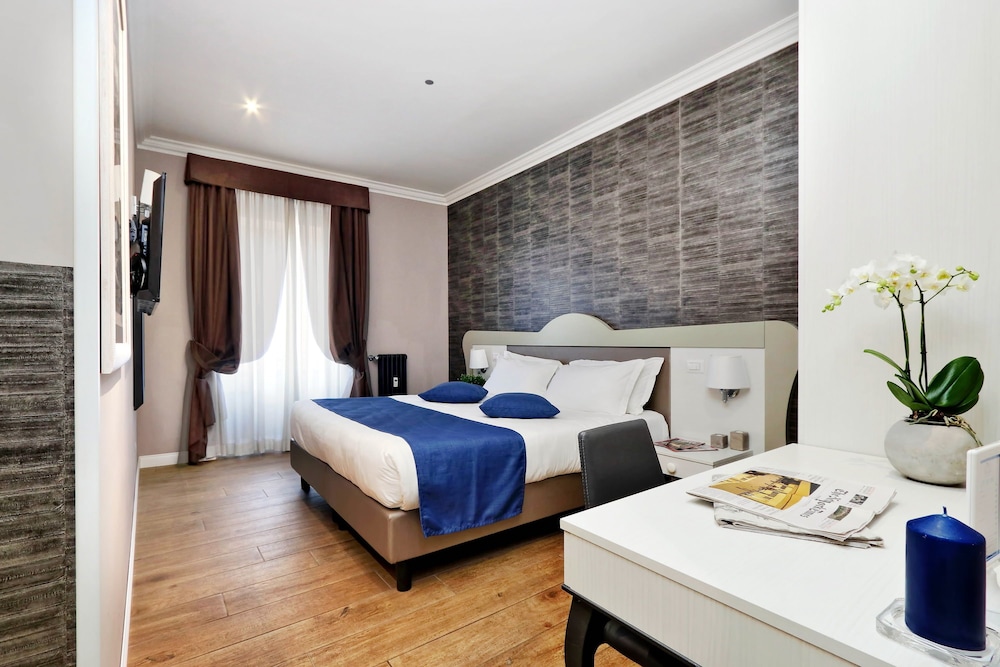 VICO ROOMS AND TERRACE 15/73