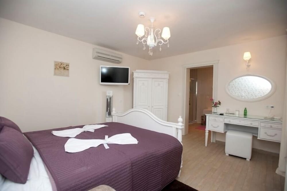 Riva's Club Hotel 9/50