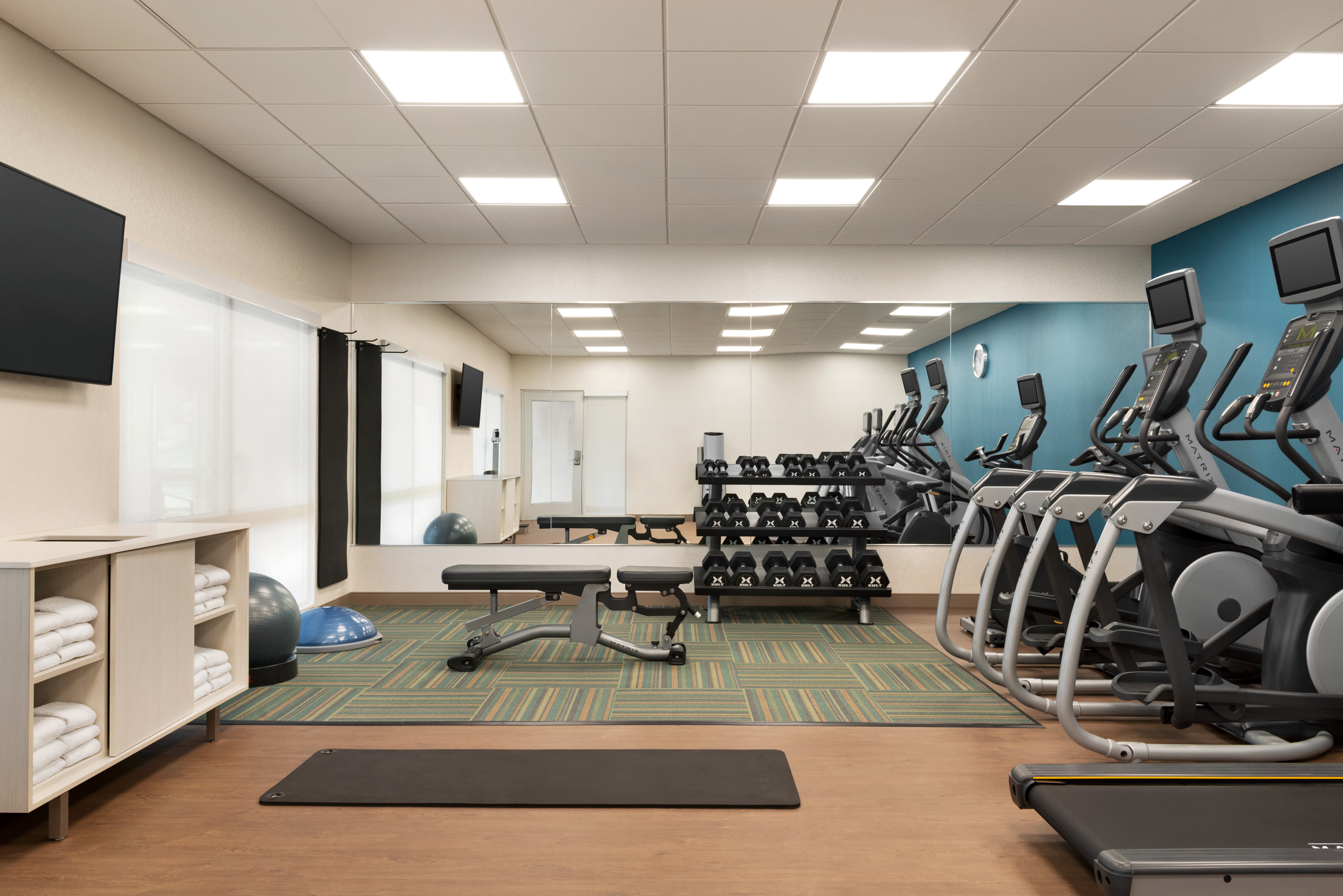 Holiday Inn Express Suites Beaver Dam 29/50