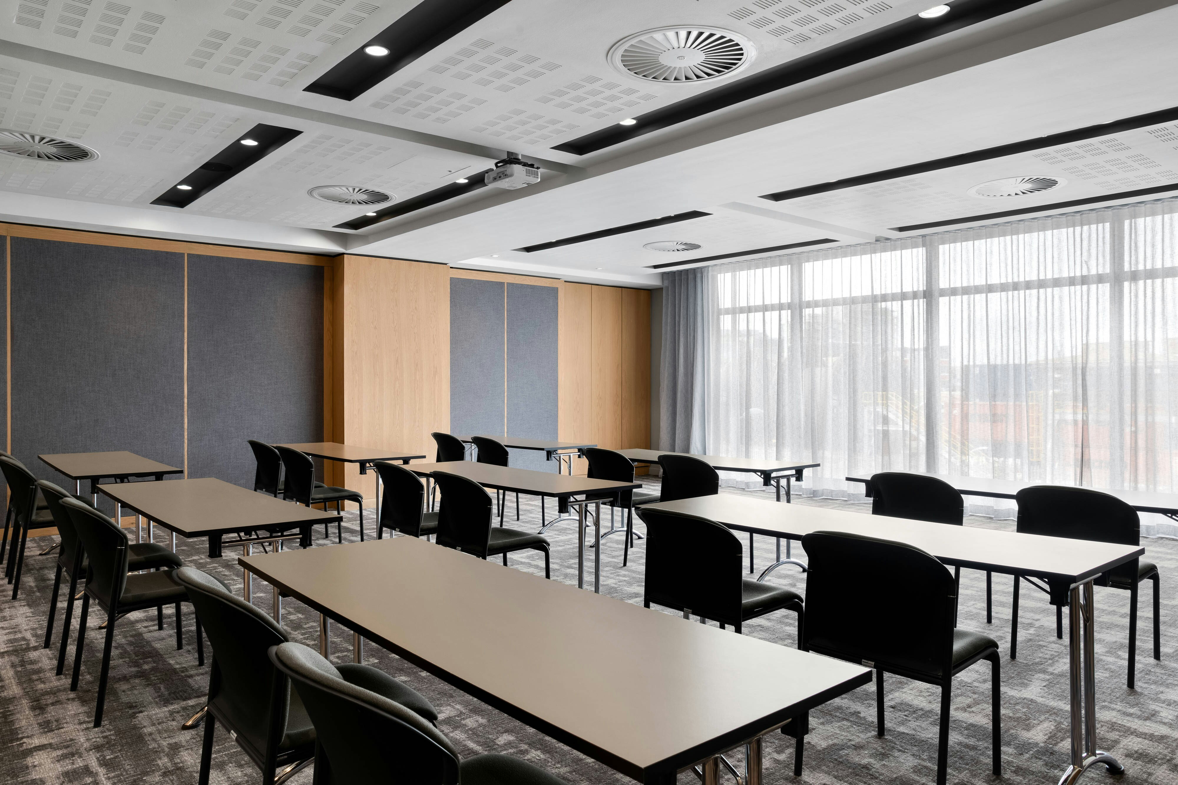 AC Hotel by Marriott Cape Town Waterfront 45/55