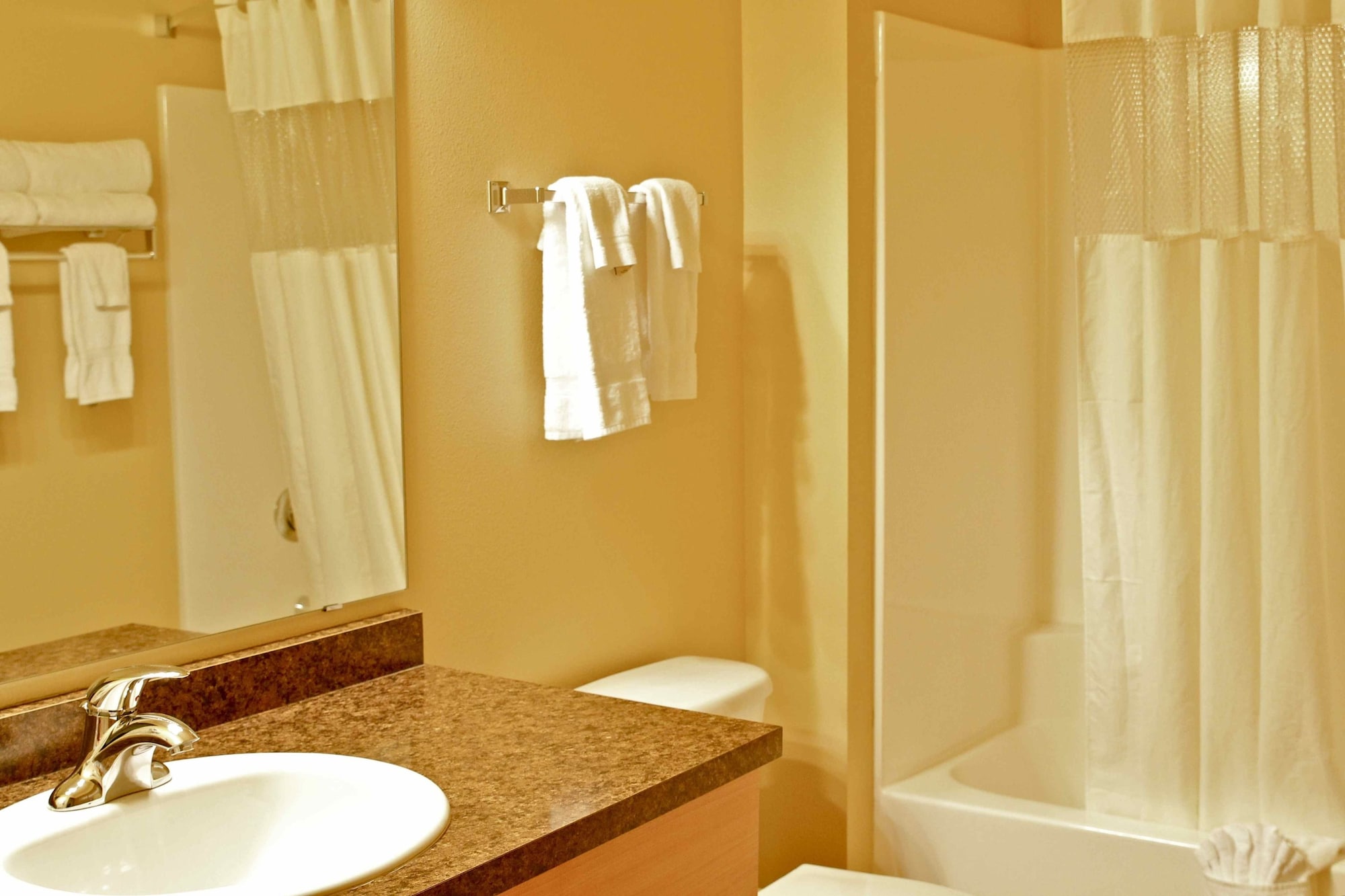 2 Bedrooms, Suite, King and Queen Bed, 2 Bathrooms, Sofa, Living Area, Kitchen