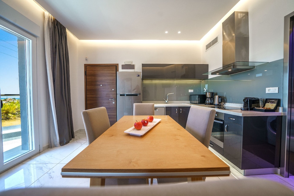Elysian Suites 45/61