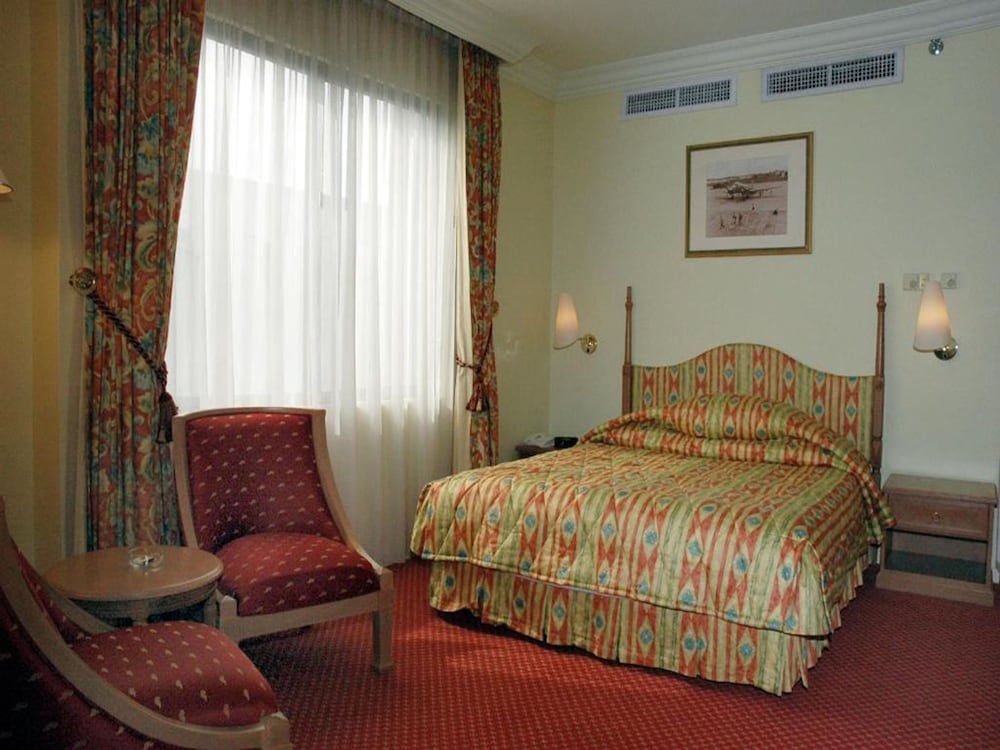 Merdeka Palace Hotel Suites 15/47
