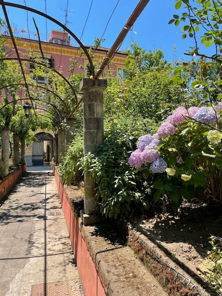 The Secret Garden Relais 63/66