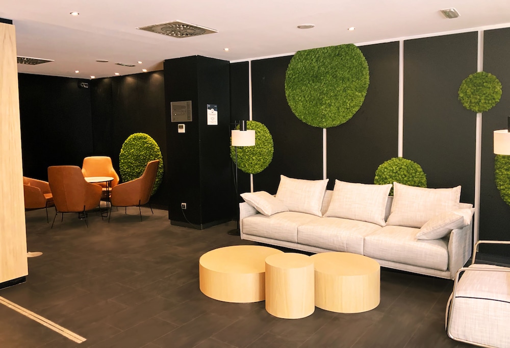 Lobby at ILUNION ALMIRANTE EX CONFORTEL ALMIRANTE, BARCELONA