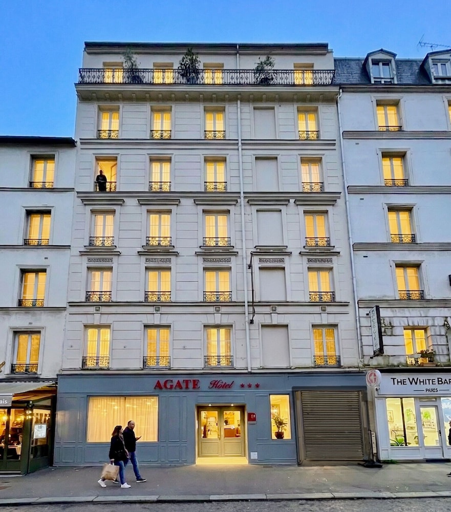 Agate Hotel 2/49