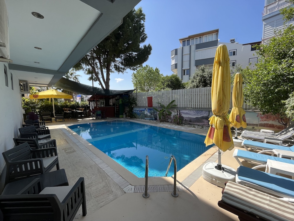 Lunay Hotel 33/33