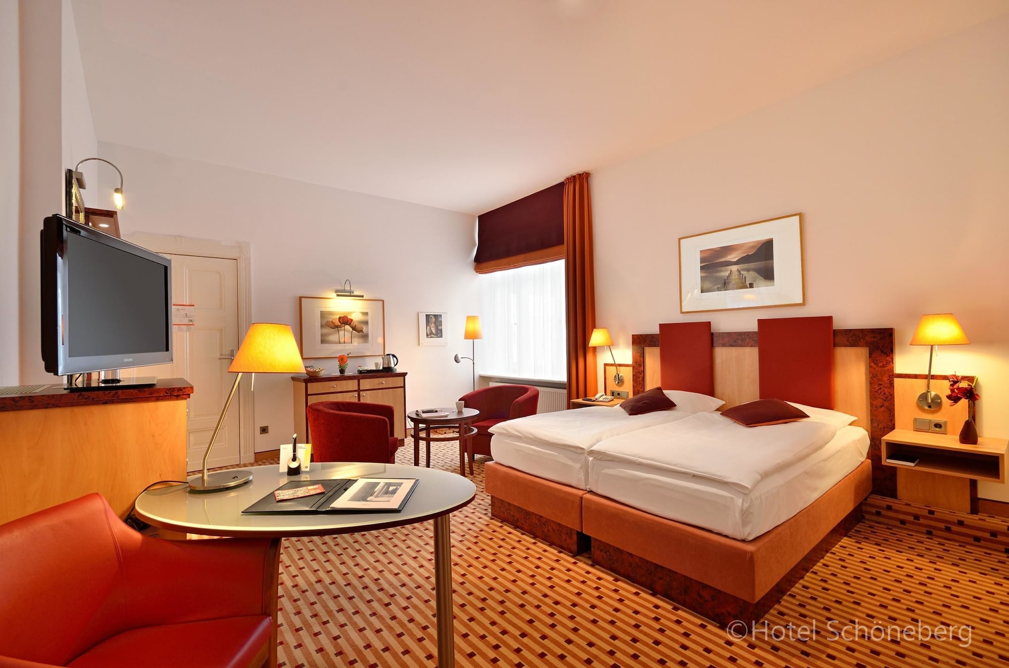 DELUXE, DOUBLE BED