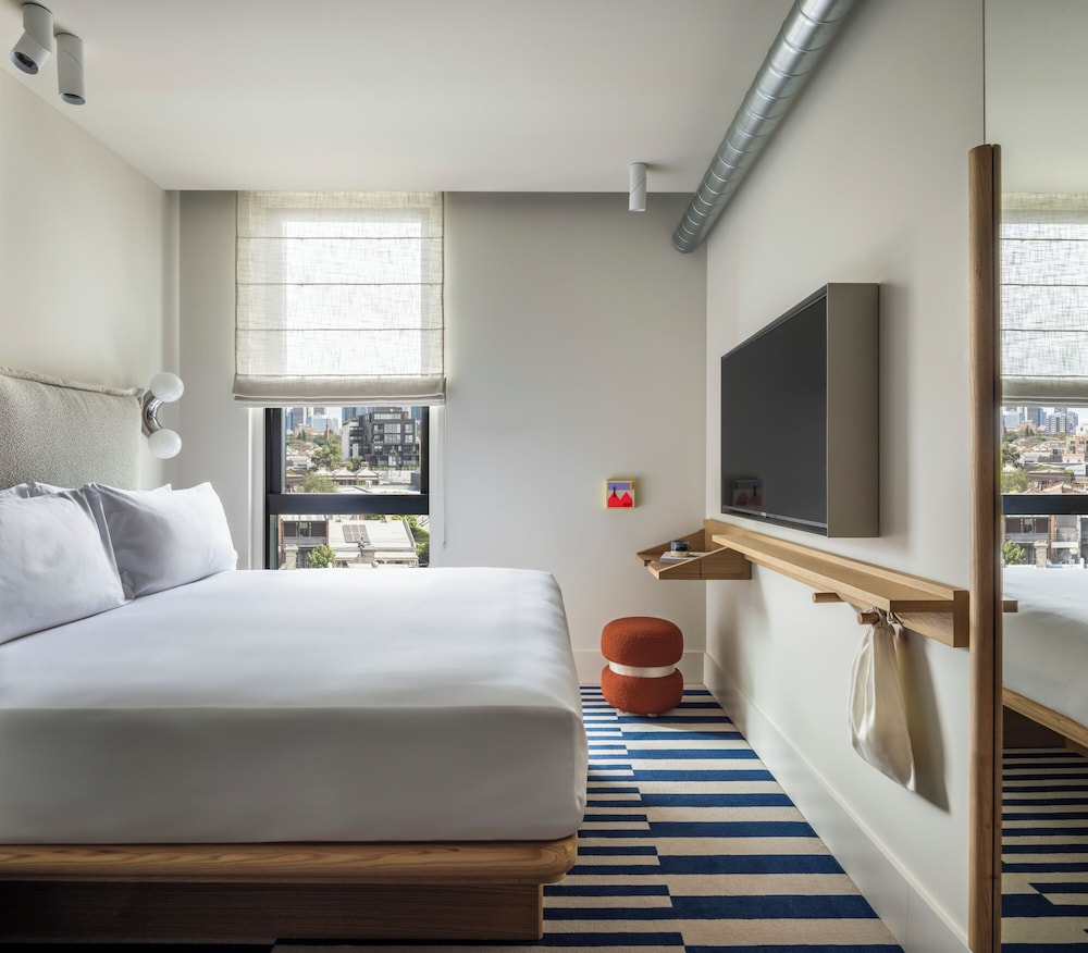 DELUXE, KING BED, WITH VIEW