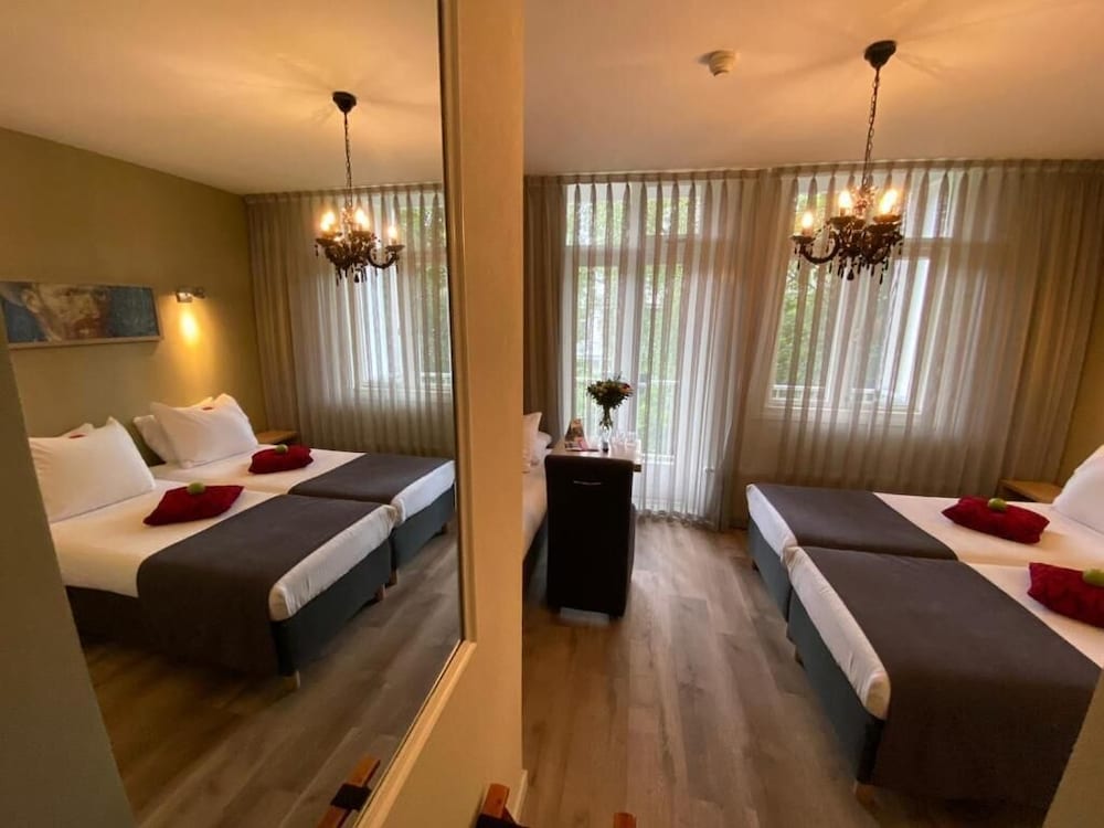 Alp Hotel Amsterdam 15/50