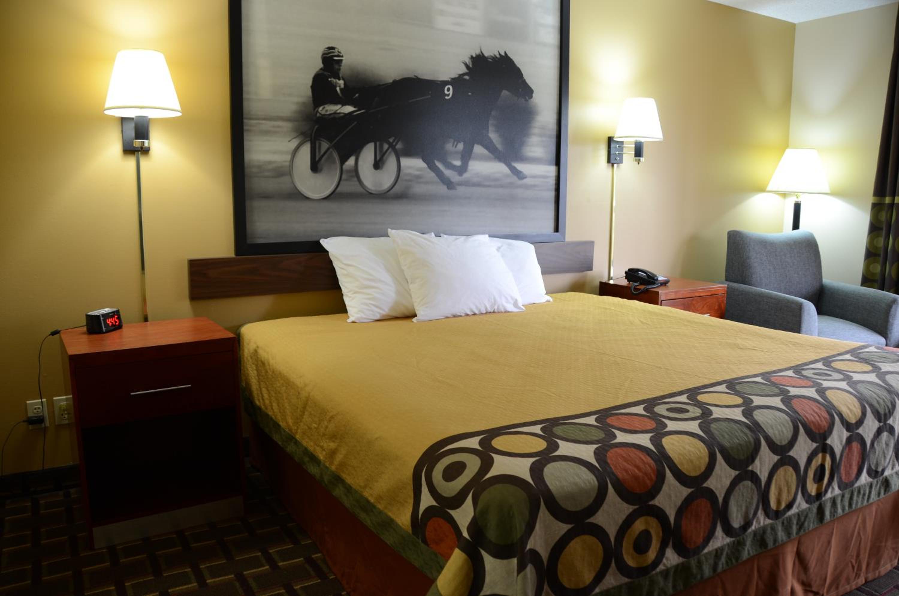 Super 8 by Wyndham Franklin Hwy 31 11/36