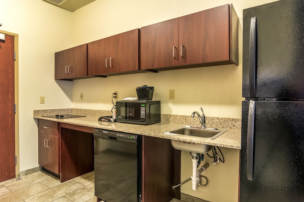 Cobblestone Hotel & Suites - Orrville 22/22