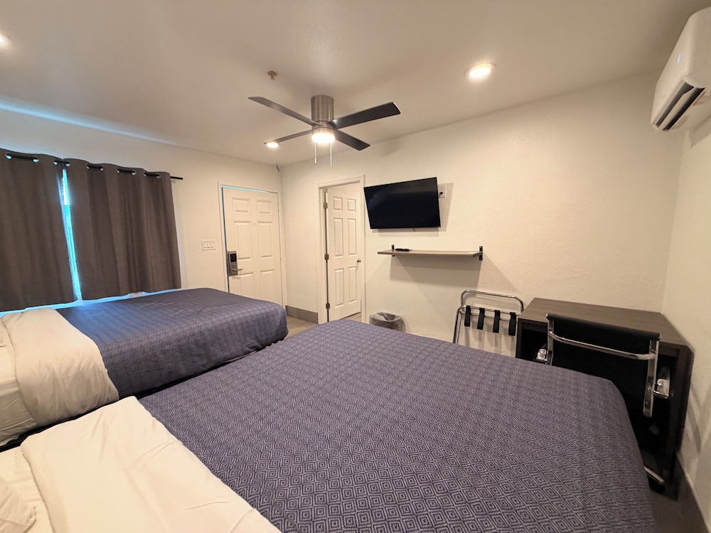 Holland Inn And Suites 12/51