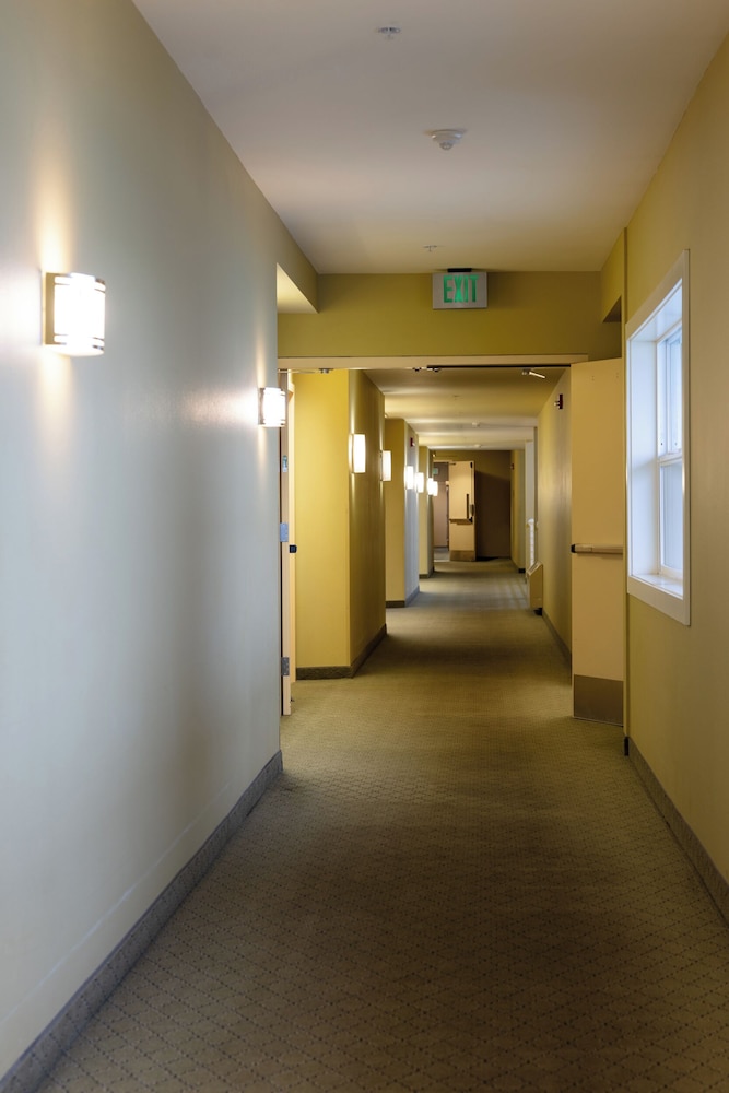 Landing Hotel 65/70
