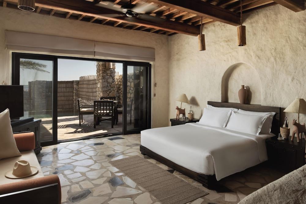 2 Bedrooms, Duplex, Pool, Suite, Beach Front